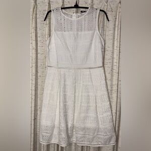 Vineyard vines size 4